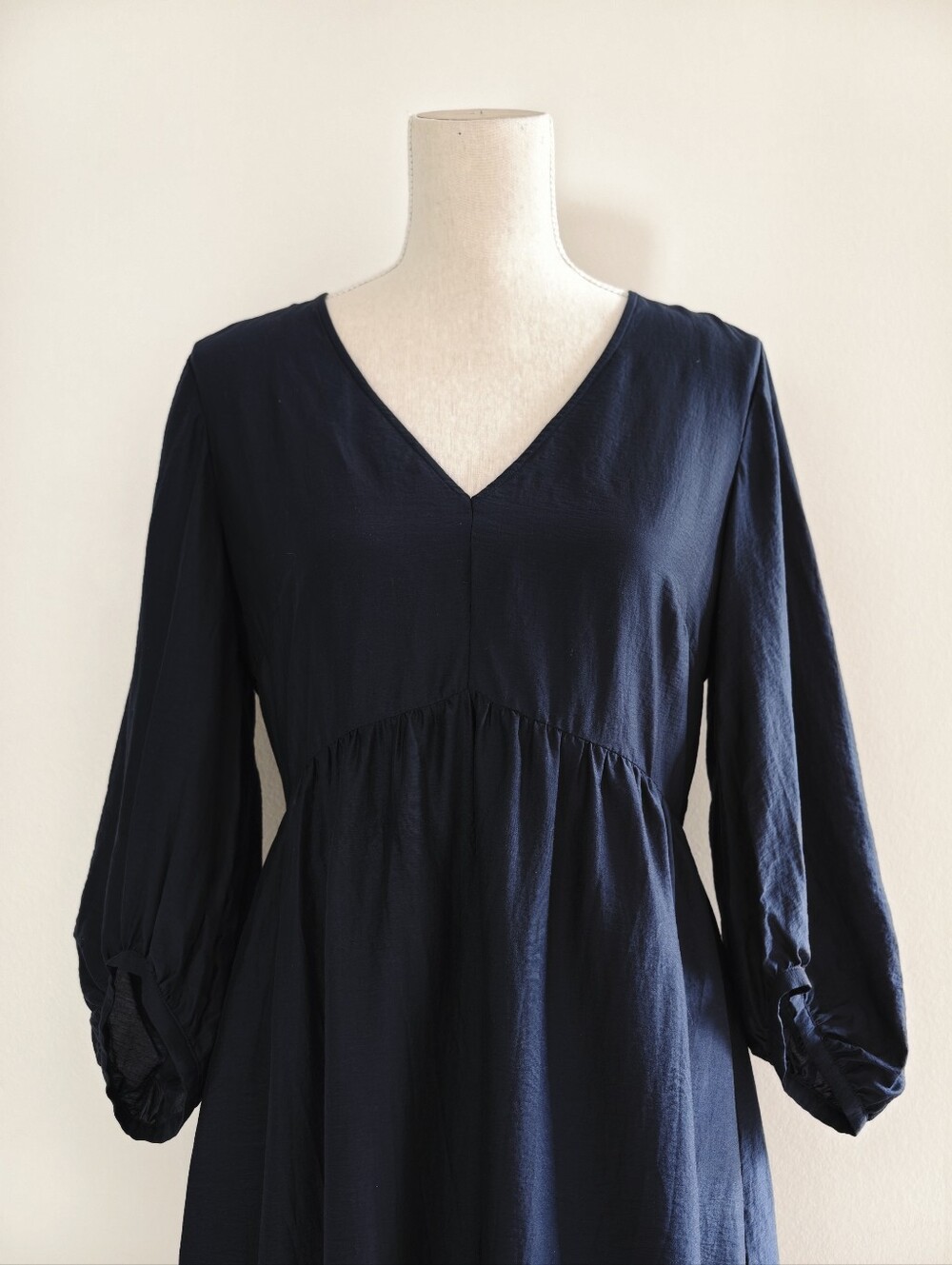 Like New Club Monaco Easy Midi Tiered Dress In Navy - Picture 5 of 16